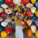 mẹ và con gái, hội an, đèn lồng